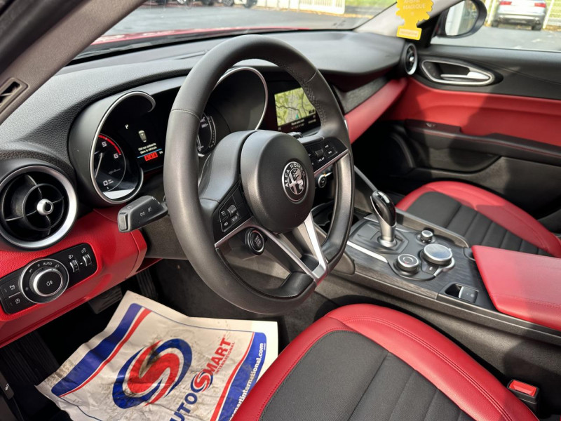 Photo 18 de l'offre de ALFA ROMEO GIULIA 2.2 D 136 BVA SUPER CUIR ROUGE GPS à 20990€ chez Triplo auto