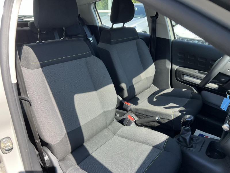 Photo 12 de l'offre de CITROEN C3 1.2 PURETECH - 83 S&S FEEL PACK GPS   CLIM à 15990€ chez Triplo auto