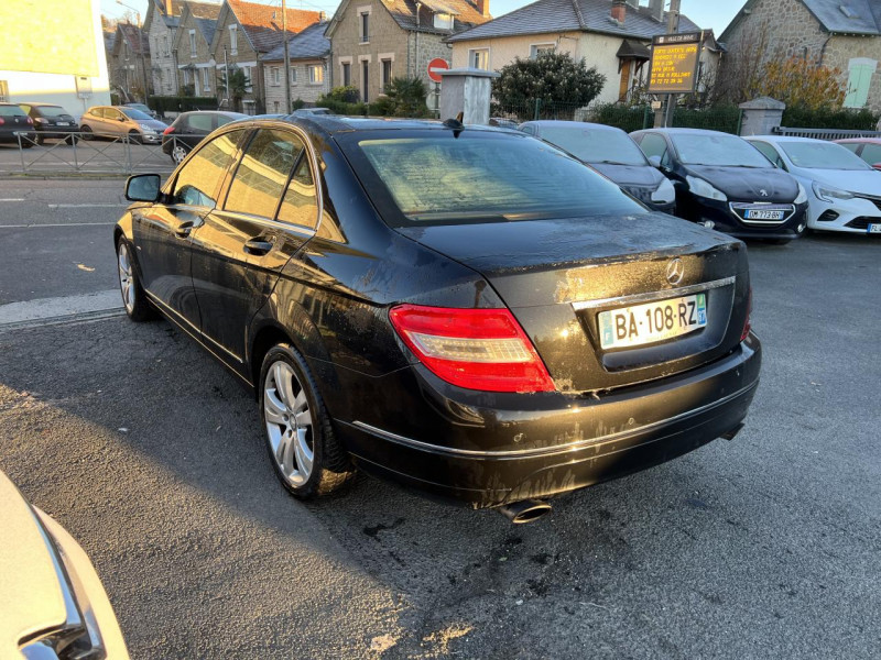 Photo 3 de l'offre de MERCEDES-BENZ CLASSE C 320 CDI 3.0 BVA ELéGANCE  TOIT OUVRANT GPS CUIR à 12490€ chez Triplo auto