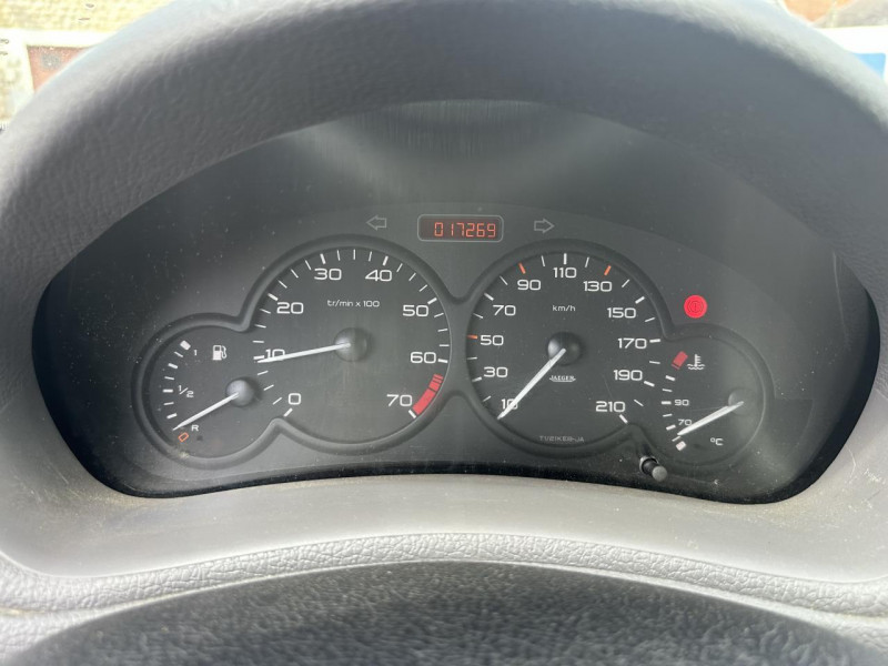 Photo 47 de l'offre de PEUGEOT 206  1.4I - 75 XT PACK   CLIM à 6490€ chez Triplo auto