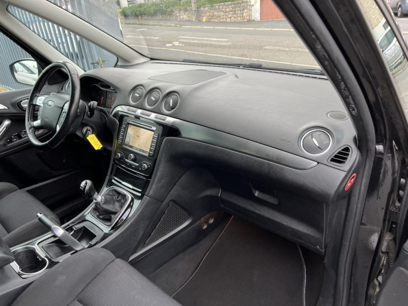 Photo 35 de l'offre de FORD GALAXY 2.0 TDCI FAP - 140 TITANIUM 7PL GPS à 13990€ chez Triplo auto