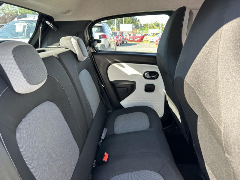 Photo 31 de l'offre de RENAULT TWINGO 0.9 TCE - 95 ZEN   CLIM à 11990€ chez Triplo auto