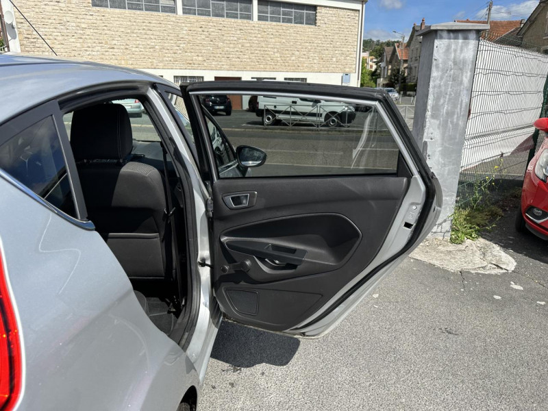 Photo 28 de l'offre de FORD FIESTA 1.0 SCTI ECOBOOST - 100 S&S TITANIUM GPS   CLIM à 11490€ chez Triplo auto