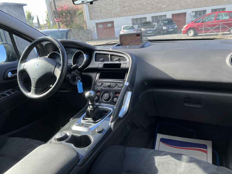Photo 32 de l'offre de PEUGEOT 3008 1.6 HDI FAP - 112 BUSINESS PACK GPS   CLIM à 7990€ chez Triplo auto