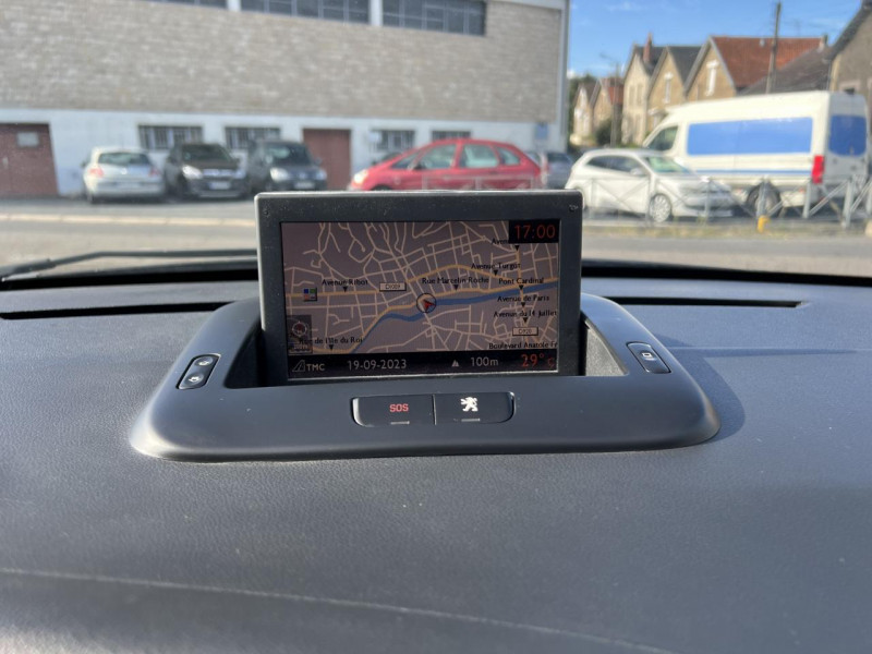 Photo 18 de l'offre de PEUGEOT 3008 1.6 HDI FAP - 112 BUSINESS PACK GPS   CLIM à 7990€ chez Triplo auto