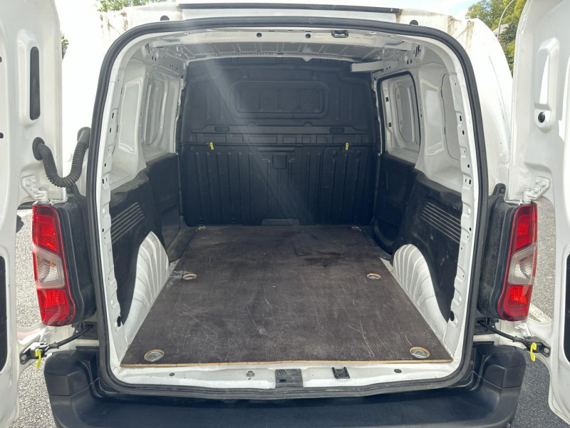Photo 11 de l'offre de PEUGEOT PARTNER 650KG 1.5 BHDI S&S - 100 PREMIUM STANDARD CLIM   CAMERA AR0 à 13490€ chez Triplo auto