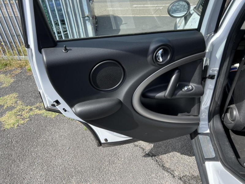 Photo 36 de l'offre de MINI MINI COUNTRYMAN 1.6 D - 112  COOPER D PARK LANE GPS   RADAR AR à 12490€ chez Triplo auto
