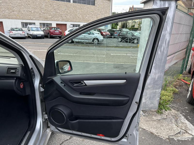 Photo 34 de l'offre de MERCEDES-BENZ CLASSE B B 180 CDI FAP DESIGN CLIM   ATTELAGE à 9990€ chez Triplo auto