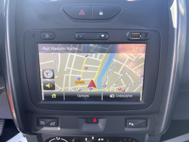 Photo 18 de l'offre de DACIA DUSTER 1.5 DCI FAP - 110 4X4 PRESTIGE GPS   CLIM   ATTELAGE à 13990€ chez Triplo auto