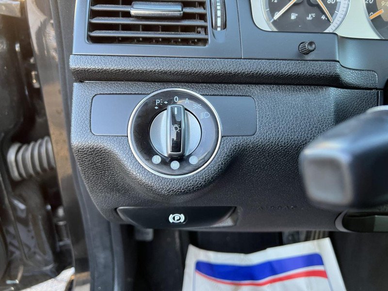 Photo 45 de l'offre de MERCEDES-BENZ CLASSE C 320 CDI 3.0 BVA ELéGANCE  TOIT OUVRANT GPS CUIR à 12490€ chez Triplo auto