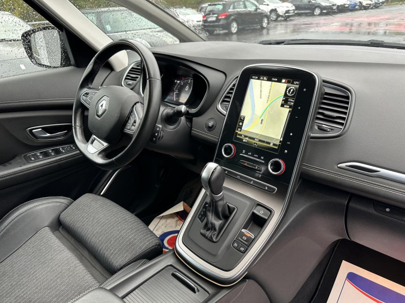 Photo 12 de l'offre de RENAULT SCENIC GRAND 7PLACES 1.7 DCI 150 EDC INTENS GPS CAMERA à 23490€ chez Triplo auto
