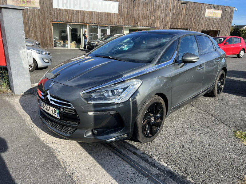 Ds DS5 2.0 HDI FAP - 160 - BVA SO CHIC GPS   CAMERA AR DIESEL GRIS CLAIR Occasion à vendre