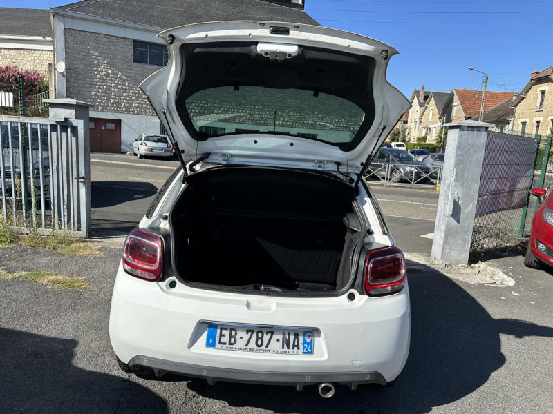 Photo 9 de l'offre de DS DS3 1.6 BLUEHDI S&S - 100  SO CHIC CLIM   RADAR AR à 12490€ chez Triplo auto