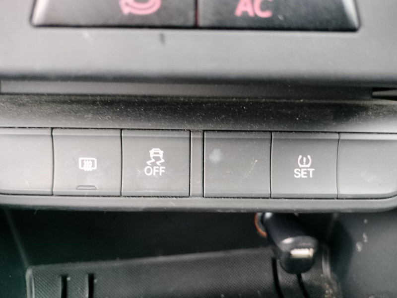 Photo 33 de l'offre de AUDI A1 1.6 TDI DPF - 90 - START/STOP ATTRACTION CLIM à 12490€ chez Triplo auto