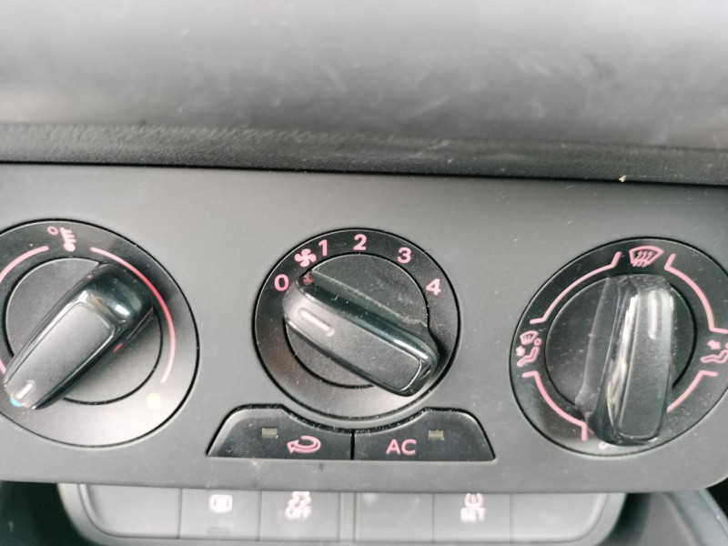Photo 32 de l'offre de AUDI A1 1.6 TDI DPF - 90 - START/STOP ATTRACTION CLIM à 12490€ chez Triplo auto