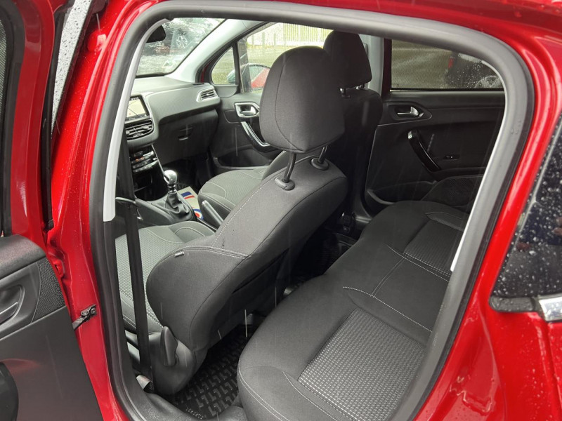 Photo 39 de l'offre de PEUGEOT 208 1.2I PURETECH S&S 110 TECH EDITION GPS CAMERA à 14990€ chez Triplo auto