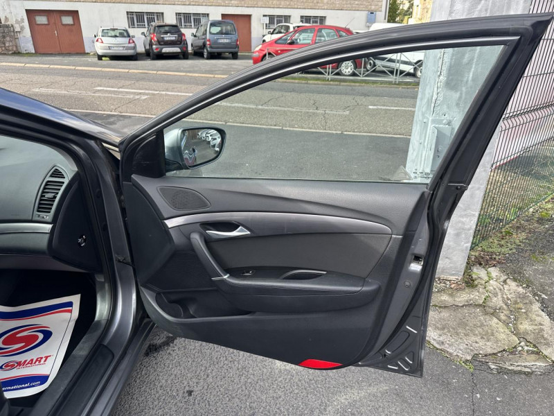 Photo 33 de l'offre de HYUNDAI I40 1.7 CRDI FAP - 115 PACK SENSATION GPS   CLIM   ATTELAGE à 8990€ chez Triplo auto