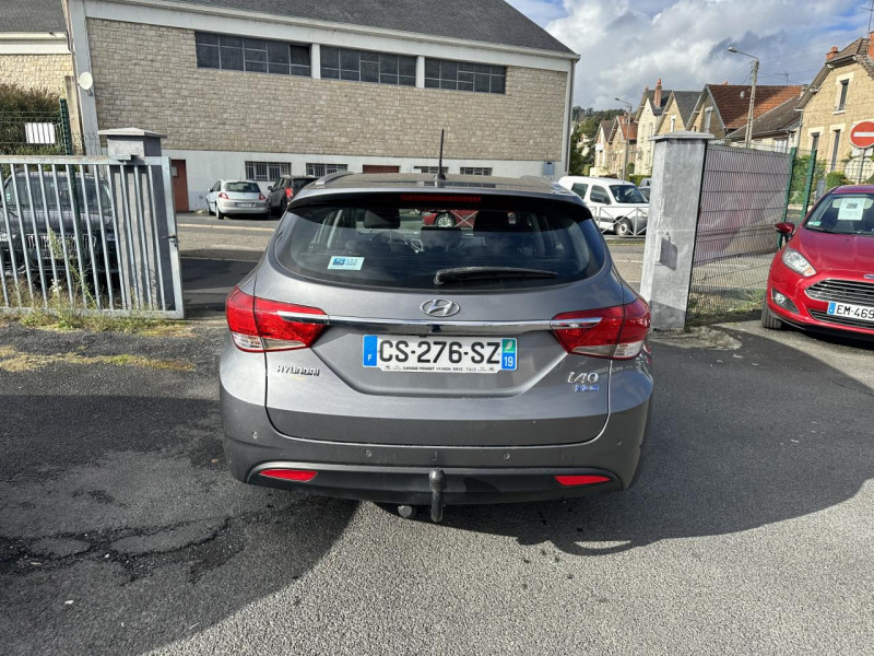 Photo 4 de l'offre de HYUNDAI I40 1.7 CRDI FAP - 115 PACK SENSATION GPS   CLIM   ATTELAGE à 8990€ chez Triplo auto