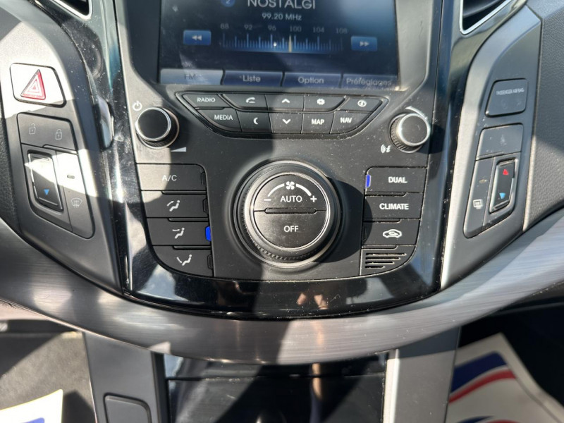 Photo 17 de l'offre de HYUNDAI I40 1.7 CRDI FAP - 115 PACK SENSATION GPS   CLIM   ATTELAGE à 8990€ chez Triplo auto
