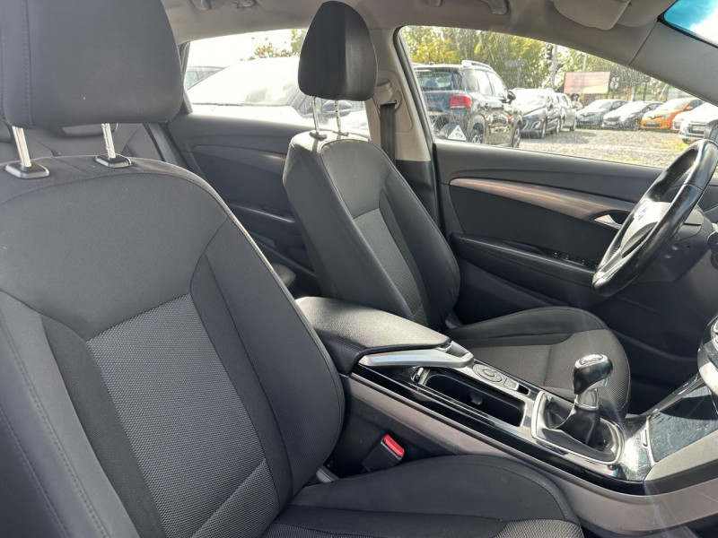 Photo 12 de l'offre de HYUNDAI I40 1.7 CRDI FAP - 115 PACK SENSATION GPS   CLIM   ATTELAGE à 8990€ chez Triplo auto