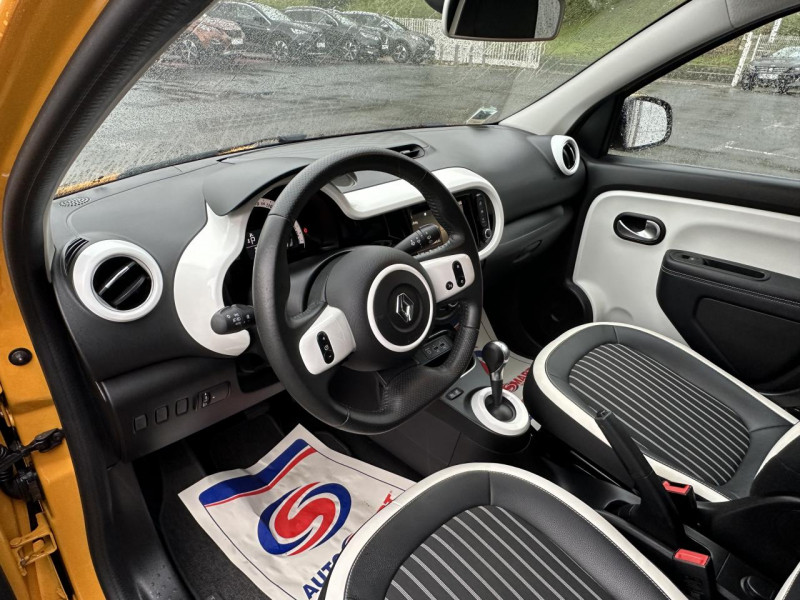 Photo 10 de l'offre de RENAULT TWINGO 0.9 TCE - 95 BVA INTENS CLIM   REGULATEUR DE VITESSE à 15990€ chez Triplo auto
