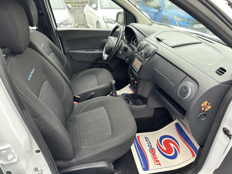 Photo 15 de l'offre de DACIA LODGY 1.2 TCE - 115 7PL STEPWAY GPS   CLIM à 11990€ chez Triplo auto