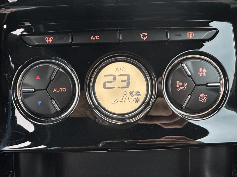 Photo 17 de l'offre de DS DS3 1.6 BLUEHDI S&S - 100 SO CHIC GPS   CLIM à 14990€ chez Triplo auto