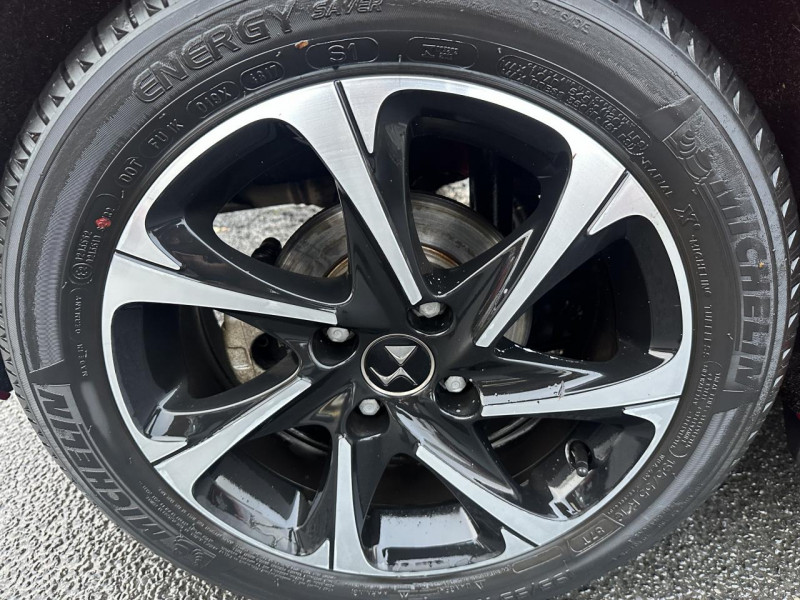 Photo 28 de l'offre de DS DS3 1.6 BLUEHDI S&S - 100 SO CHIC GPS   CLIM à 14990€ chez Triplo auto