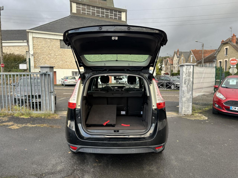 Photo 9 de l'offre de RENAULT SCENIC GRAND 1.9 DCI FAP - 130 7PL EXCEPTION GPS   CLIM à 9490€ chez Triplo auto
