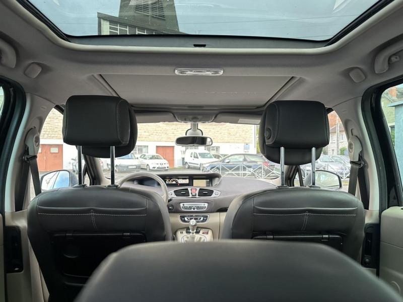 Photo 10 de l'offre de RENAULT SCENIC GRAND 1.9 DCI FAP - 130 7PL EXCEPTION GPS   CLIM à 9490€ chez Triplo auto