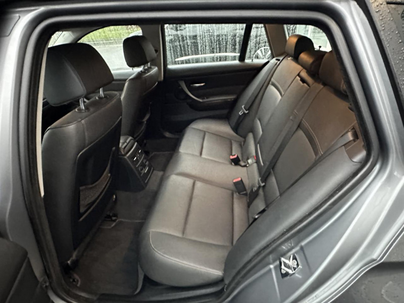 Photo 11 de l'offre de BMW SERIE 3 320D XDRIVE TOURING LUXE - 177 - BVA GPS   CLIM à 10990€ chez Triplo auto