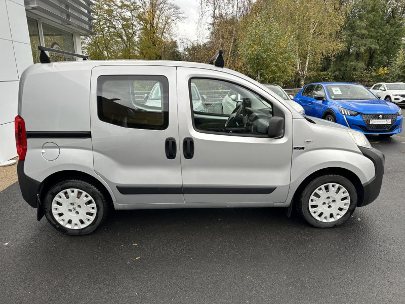 Photo 8 de l'offre de PEUGEOT BIPPER 1.3 HDI FAP - 75 TEPEE STYLE   ATTELAGE   CLIM à 10990€ chez Triplo auto