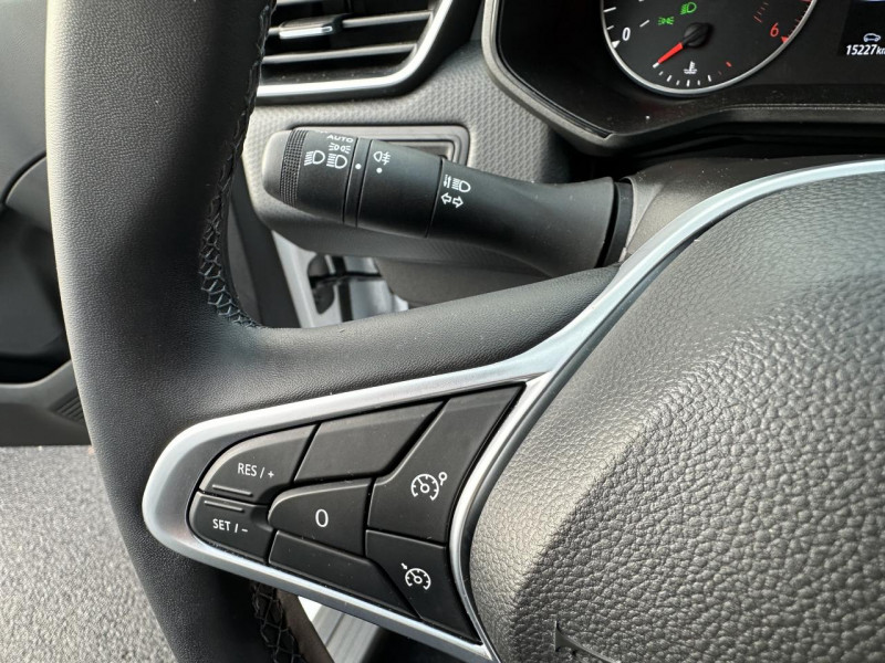Photo 24 de l'offre de RENAULT CLIO 1.5 BLUE DCI - 100 EVOLUTION GPS   RADAR AR à 17990€ chez Triplo auto