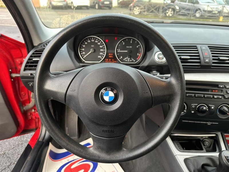 Photo 45 de l'offre de BMW SERIE 1 118D - 143 PREMIèRE SUIVI COMPLET BMW   CLIM à 8490€ chez Triplo auto