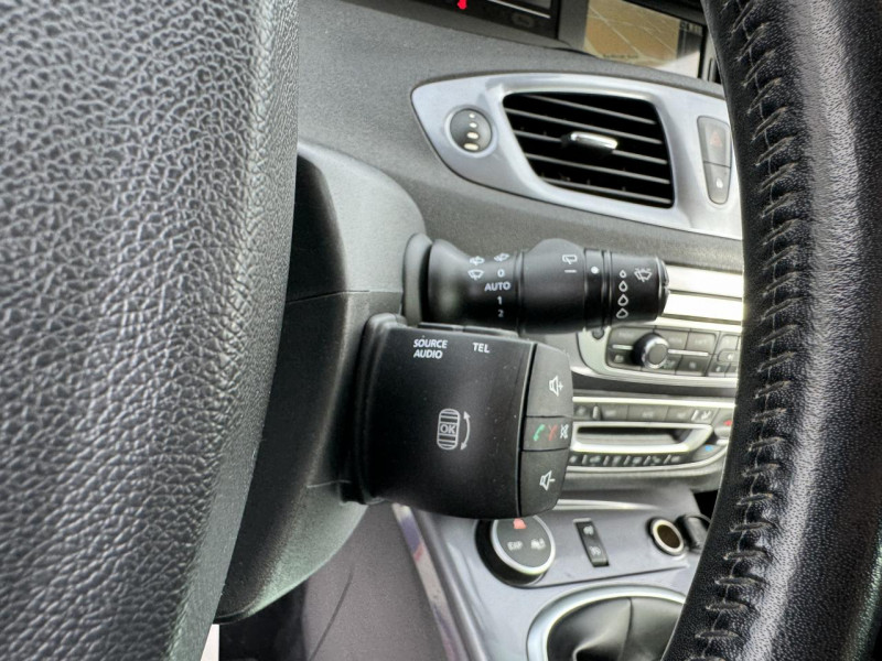 Photo 34 de l'offre de RENAULT SCENIC XMOD 1.5 DCI 110 BUSINESS GPS   RADAR AR   ATTELAGE à 7990€ chez Triplo auto