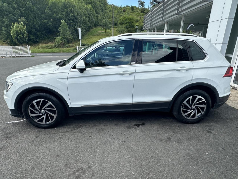 Photo 4 de l'offre de VOLKSWAGEN TIGUAN 2.0 16V TDI BLUEMOTION - 150 - BV DSG 7  2016 CONNECT PHASE 1 à 23990€ chez Triplo auto