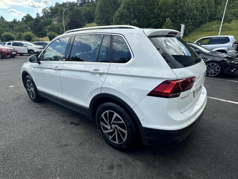 Photo 5 de l'offre de VOLKSWAGEN TIGUAN 2.0 16V TDI BLUEMOTION - 150 - BV DSG 7  2016 CONNECT PHASE 1 à 23990€ chez Triplo auto