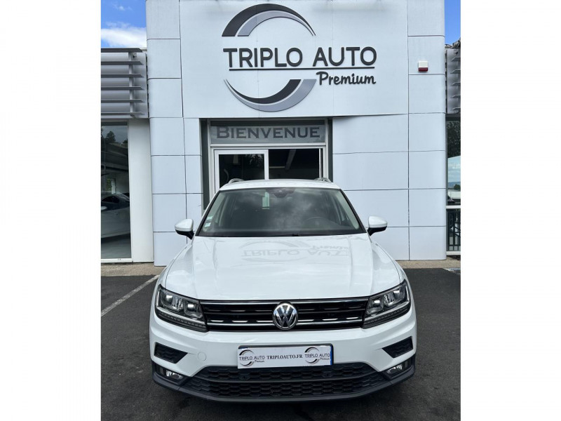 Photo 2 de l'offre de VOLKSWAGEN TIGUAN 2.0 16V TDI BLUEMOTION - 150 - BV DSG 7  2016 CONNECT PHASE 1 à 23990€ chez Triplo auto