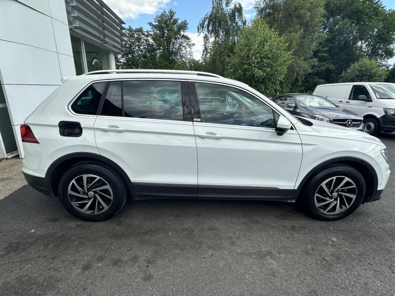 Photo 8 de l'offre de VOLKSWAGEN TIGUAN 2.0 16V TDI BLUEMOTION - 150 - BV DSG 7  2016 CONNECT PHASE 1 à 23990€ chez Triplo auto