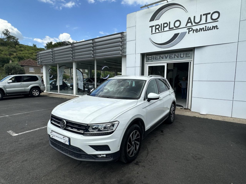 Photo 3 de l'offre de VOLKSWAGEN TIGUAN 2.0 16V TDI BLUEMOTION - 150 - BV DSG 7  2016 CONNECT PHASE 1 à 23990€ chez Triplo auto