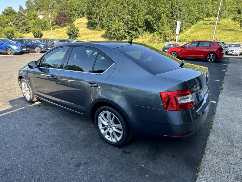 Photo 5 de l'offre de SKODA OCTAVIA 1.6 TDI SCR - 116 BVA S&SCLEVER GPS   CAMERA AR à 16490€ chez Triplo auto