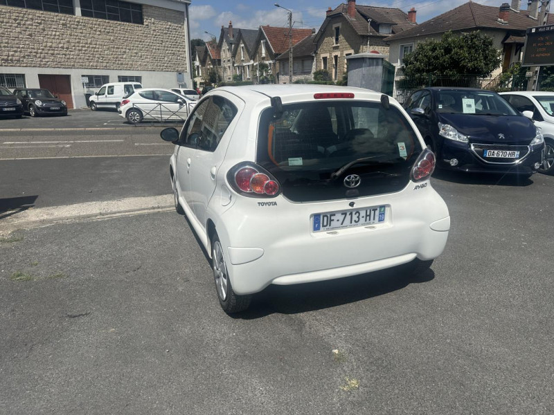 Photo 3 de l'offre de TOYOTA AYGO 1.0 VVT-I  DYNAMIC   CLIM à 7990€ chez Triplo auto