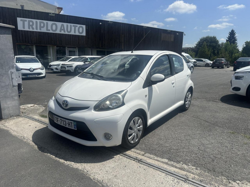 Photo 1 de l'offre de TOYOTA AYGO 1.0 VVT-I  DYNAMIC   CLIM à 7990€ chez Triplo auto