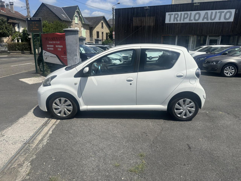 Photo 2 de l'offre de TOYOTA AYGO 1.0 VVT-I  DYNAMIC   CLIM à 7990€ chez Triplo auto