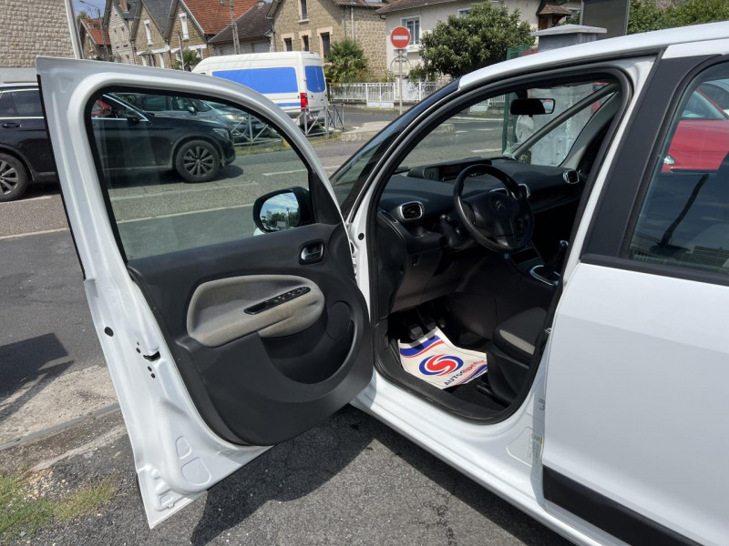 Photo 40 de l'offre de CITROEN C3 PICASSO 1.4 VTI - 95 CONFORT CLIM   RADAR AR à 10990€ chez Triplo auto