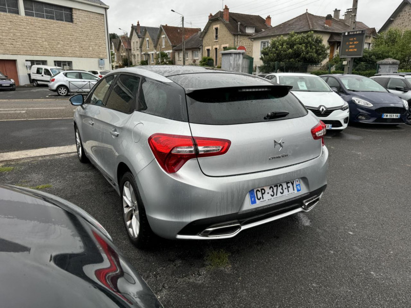 Photo 3 de l'offre de DS DS 5 1.6 E-HDI FAP - 115 BVA EXECUTIVE GPS   RADAR AR   CLIM à 10990€ chez Triplo auto