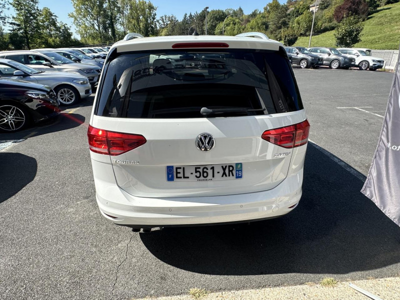 Photo 6 de l'offre de VOLKSWAGEN TOURAN 2.0 16V TDI SCR BLUEMOTION - 150 - DSG 6 SOUND GPS   CAMERA AR à 16490€ chez Triplo auto