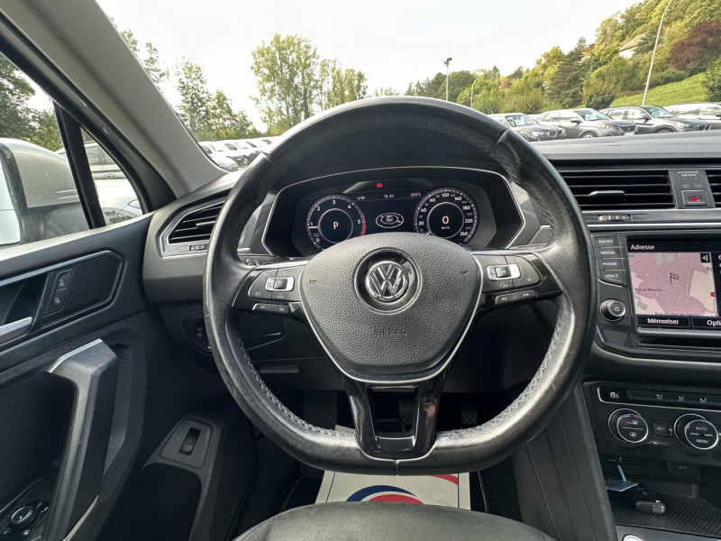 Photo 21 de l'offre de VOLKSWAGEN TIGUAN 2.0 16V TDI BLUEMOTION - 150 - BV DSG7 CARAT TOIT OUVRANT   GPS   CAMERA AR à 25490€ chez Triplo auto