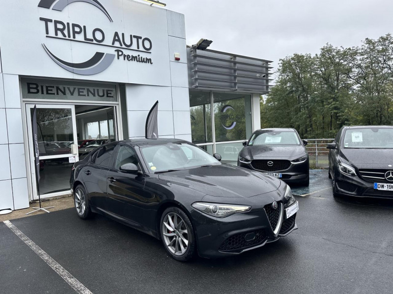 Alfa Romeo GIULIA 2.2 D - 210 - BVA  VELOCE Q4 GPS   CAMERA AR   TOIT OUVRANT Occasion à vendre