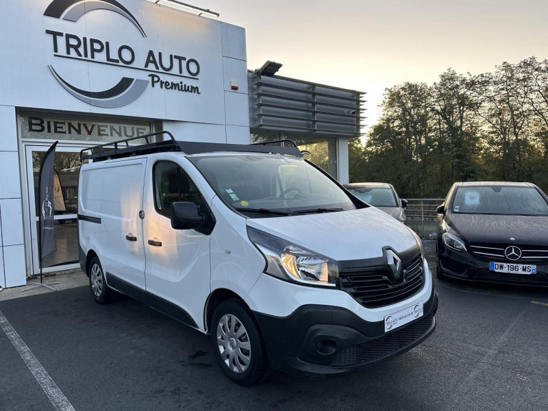 Photo 1 de l'offre de RENAULT TRAFIC L1H1 1000 KG 1.6 DCI - 95  FOURGON GRAND CONFORT BARRE DE TOIT   CLIM  à 16990€ chez Triplo auto